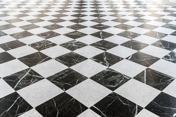 Μαύρο και άσπρο καρό μαρμάρινο πάτωμα — Φωτογραφία Αρχείου