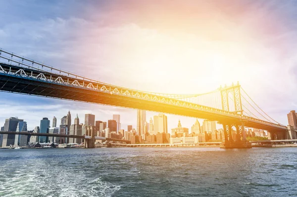 BNew York Skyline en la puesta del sol — Foto de Stock