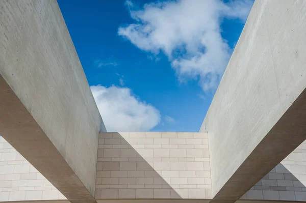 Arquitetura moderna no céu — Fotografia de Stock