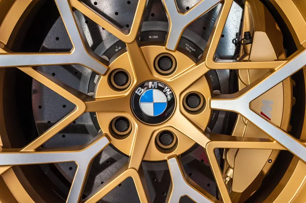 Close up af a colorful Turbomeister BMW wheel and brake system — Stock Photo, Image