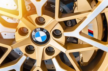 AF kadar renkli bir Turbomeister Bmw tekerlek kapatın ve fren sistemi