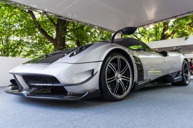 Pagani Huayra bir showroom
