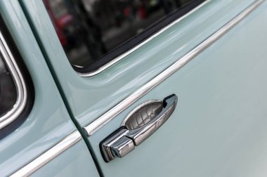 Bir araba bir tanıtıcısı yakın çekim