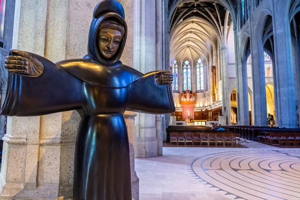 Détail de l'intérieur de la cathédrale Grace à San Francisco — Photo