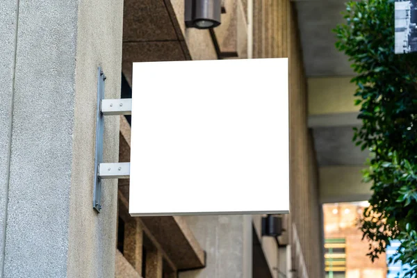 Kare beyaz şirket işareti mermer üzerinde mockup — Stok fotoğraf