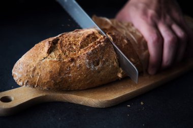 Gevrek bütün tahıl ekmeği