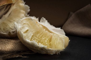 Ham ve sulu pomelo greyfurt