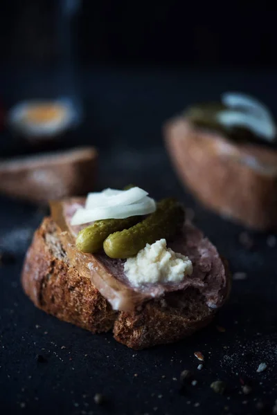 Deilige smørbrød laget av helkornbrød – stockfoto