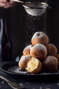 Derin kızarmış hamur topları