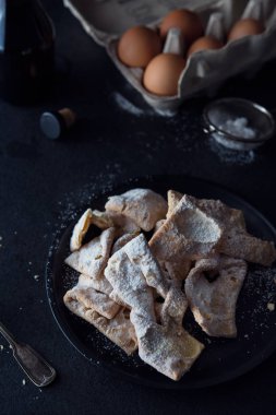 Derin kızarmış pasta şeritler