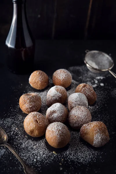 Diepe gebakken deeg ballen — Stockfoto