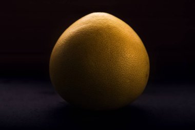 Ham ve sulu pomelo greyfurt