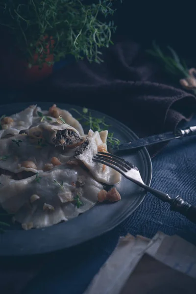 Knedlíky Zelím Houbami — Stock fotografie