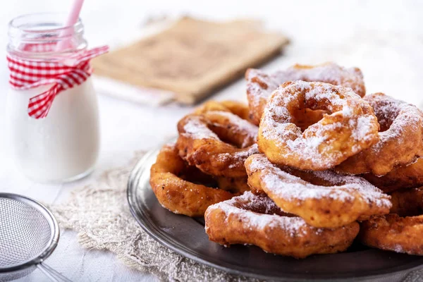 Süße Hausgemachte Donuts Mit Puderzucker — Stockfoto