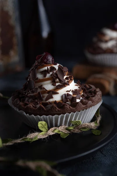 Chocolate Cookie Cream Cherries Dark Background — Stock Photo, Image