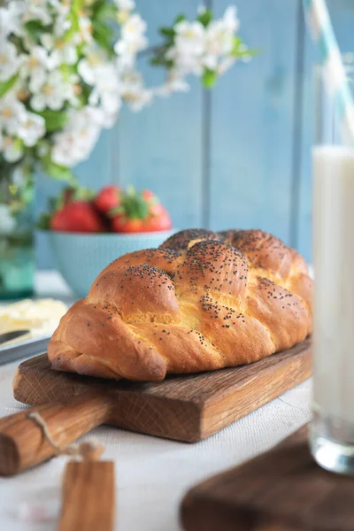 Färskt Utmana Bröd Till Frukost Landsbygden Bakgrund — Stockfoto