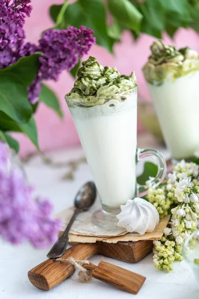 Zelený Čaj Matcha Mléko Nápoj Venkově Pozadí — Stock fotografie
