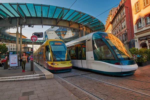 Moderne Trams in Straatsburg Center — Stockfoto