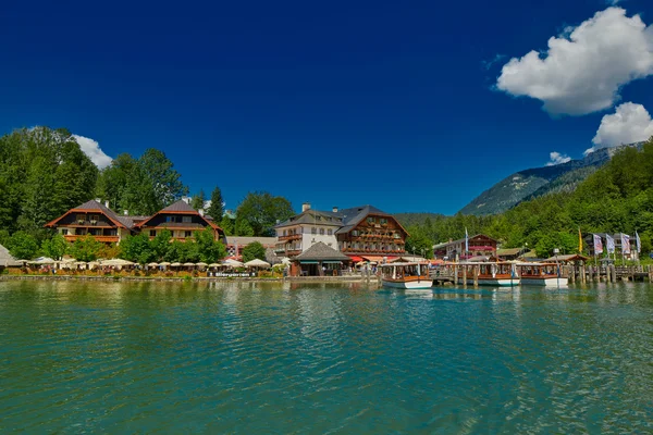 Konigsee Vista da aldeia de barco — Fotografia de Stock