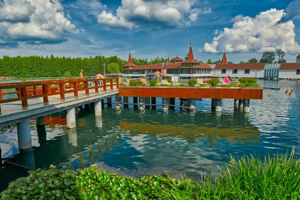 Heviz thermalsee mit heißem wasser in ungarisch — Stockfoto