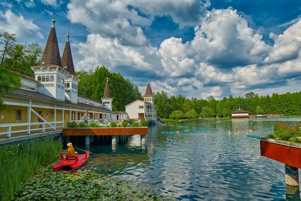 Hévíz termál tó Magyarországon forró vízzel — Stock Fotó