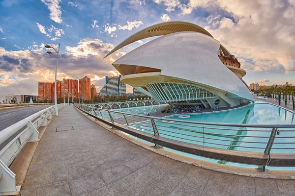 Opera house w kompleksu miasto sztuki i nauki w Walencji — Zdjęcie stockowe