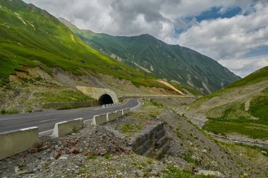 Gürcistan askeri yol 