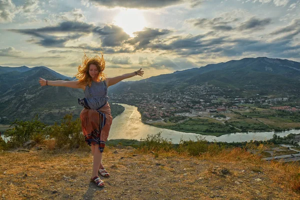 Happy young woman near Jvari Monastery of Georgia — Stock Photo, Image