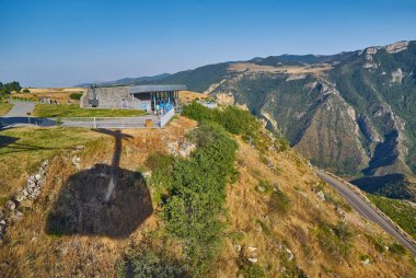 Tatev, Ermenistan - 02 Ağustos 2017: Wings Tatev, en uzun kablo C