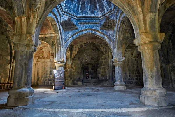 MONASTERIO DE HAGHPAT, ARMENIA - 01 AGOSTO 2017: Interior de Haghpat — Foto de Stock