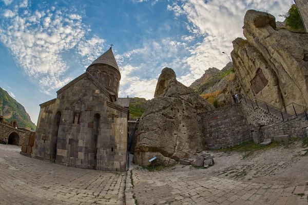 GEGHARD MONASTERY, ARMENIA - AUGUST 04, 2017: Geghard Mountain M — Stock Photo, Image