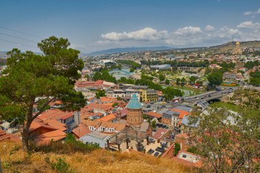 Tiflis merkezi üzerinden panoramik görünüm