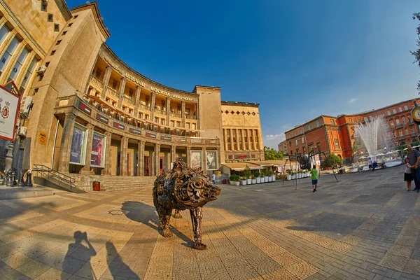 YEREVAN, ARMENIA - 05 AUGUST 2017: Charles Aznavour's square in — Stock Photo, Image