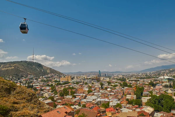 TBILISI, GEORGIA - 31 luglio 2017: Vista panoramica sulla Cit di Tbilisi Immagini Stock Royalty Free