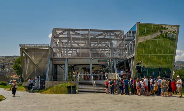 Tiflis, Gürcistan: 31 Ağustos Tbilisi teleferik istasyonuna