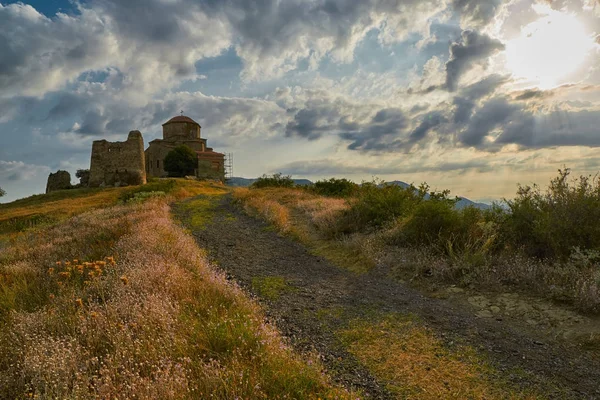 Jvari Kloster bei Sonnenuntergang — Stockfoto