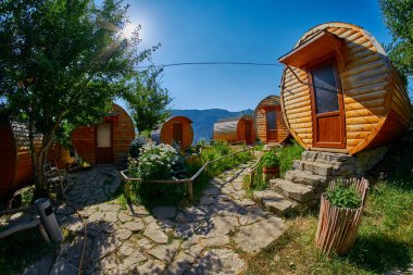Halidzor, Ermenistan - 03 Ağustos 2017: Harsnadzor Eco Resort cottag