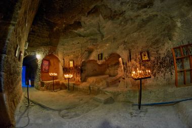 Vardzia dağın kilise iç