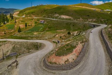 Dağ asfaltsız yol Ahıska-Batum