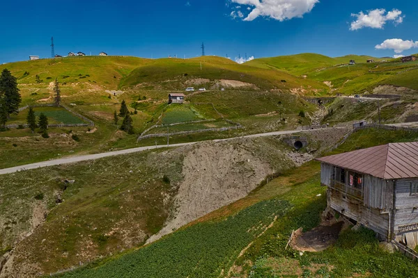 Δρόμος βουνού χωματόδρομος τον προορισμό Kazbegi-Μπατούμι — Φωτογραφία Αρχείου