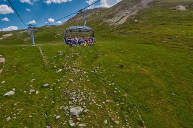 Goderdzi, Acara bölgesinde, Gürcistan - 08 Ağustos 2017: yeni teleferik 