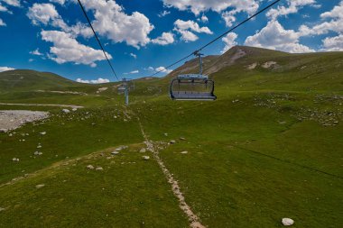 Hava teleferik yüksek çim plai ile Kafkasya dağlarında