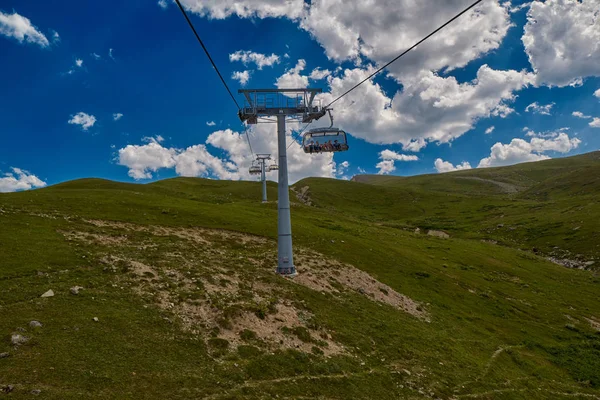 Goderdzi, Acara bölgesinde, Gürcistan - 08 Ağustos 2017: yeni teleferik 