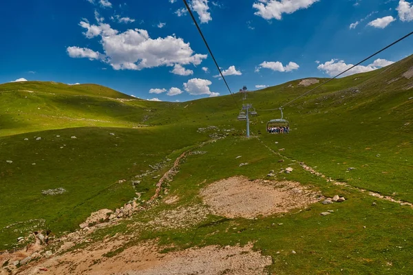 Goderdzi, Acara bölgesinde, Gürcistan - 08 Ağustos 2017: yeni teleferik 