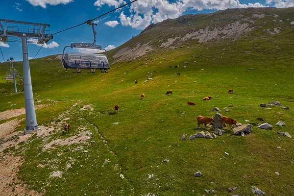 Hava teleferik yüksek çim plai ile Kafkasya dağlarında
