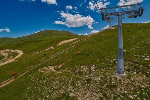 Hava teleferik yüksek çim plai ile Kafkasya dağlarında
