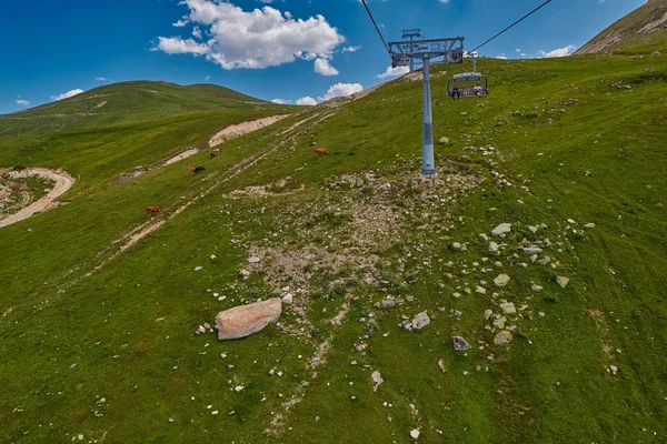 Goderdzi, Acara bölgesinde, Gürcistan - 08 Ağustos 2017: yeni teleferik 