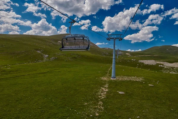 Hava teleferik yüksek çim plai ile Kafkasya dağlarında
