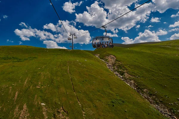 Goderdzi, Acara bölgesinde, Gürcistan - 08 Ağustos 2017: yeni teleferik 