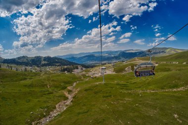 Acara bölgesinde, Gürcistan - 08 Ağustos 2017: mutlu turist sürme 